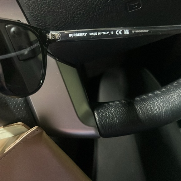 Authentic Burberry Sunglasses - Picture 9 of 10